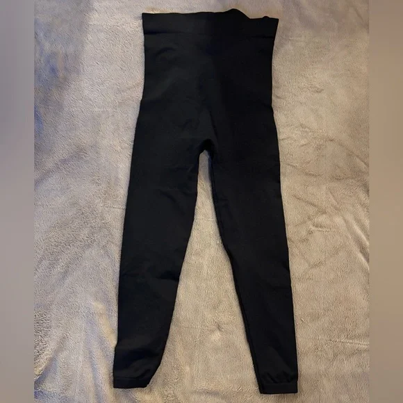 Maternity Leggings size small. In good condition. - Picture 2 of 2